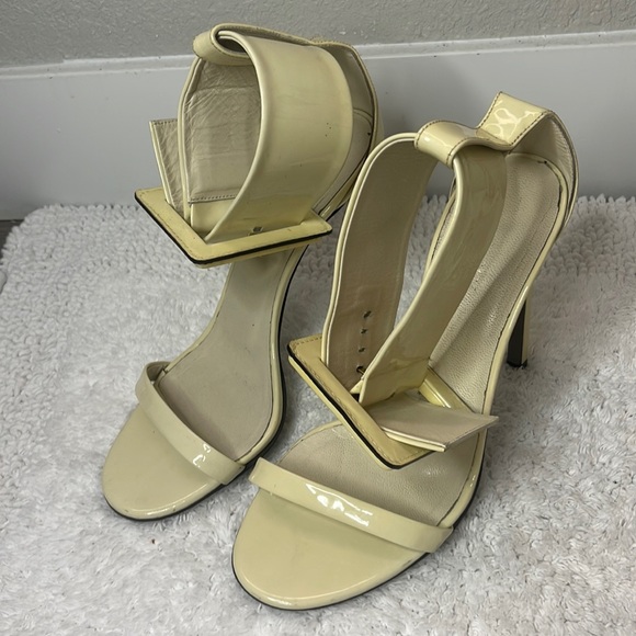 GUCCI size 38 off white/beige - Picture 1 of 4